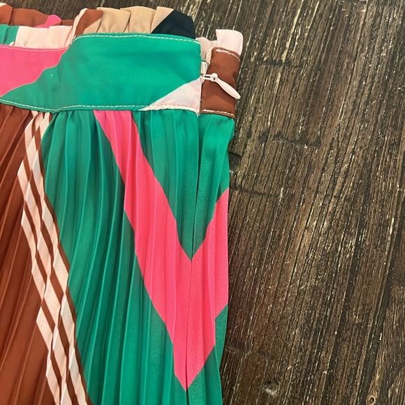 ANTHROPOLOGIE Maeve The Isobel Silky Pleated Skirt Bright Striped Size 6 NWT - Picture 8 of 12